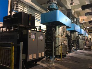 電加熱導(dǎo)熱油爐需要配置什么樣的油箱？